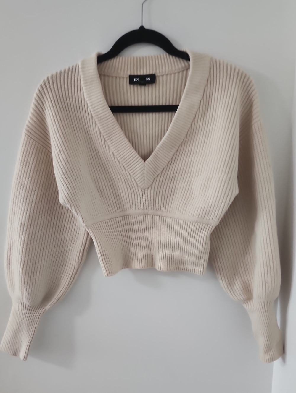Express Cream Ribbed V-Neck Sweater